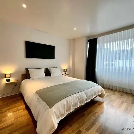 L'havre Luxueux De La Cite Ardente - *